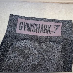Gym shark leggings